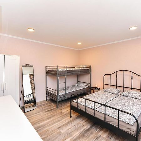 Meldernams Aparthotel Ventspils Buitenkant foto