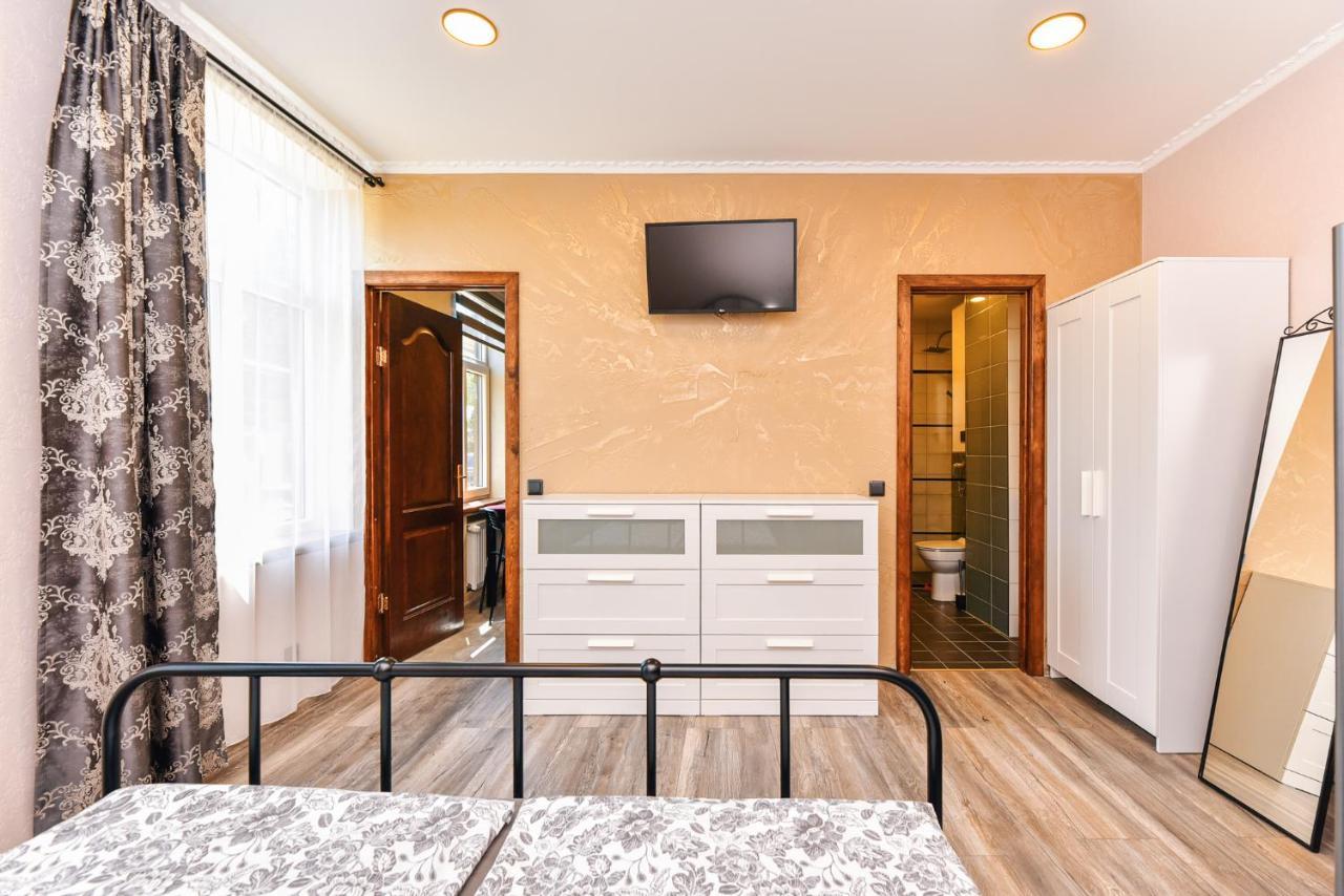 Meldernams Aparthotel Ventspils Buitenkant foto